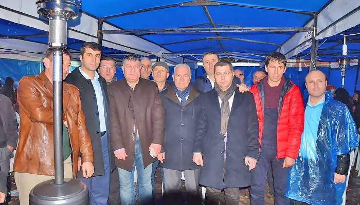 AK Partili belediye başkanları deprem bölgesine gitti