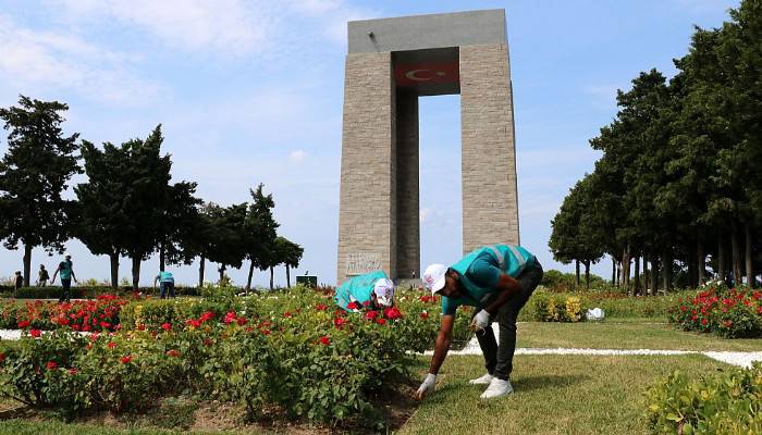 Denetimli serbestlik yükümlülerinden Şehitler Abidesi'nde temizlik