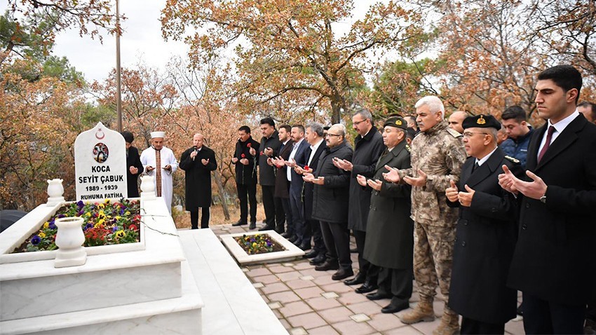 Çanakkale Kahramanı Koca Seyit mezarı başında anıldı