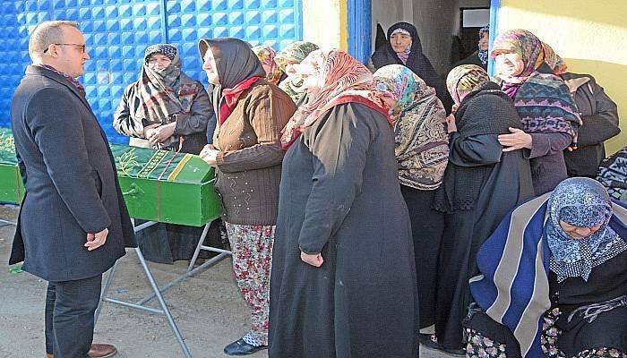 Turan, Lapseki'de cenaze namazına katıldı