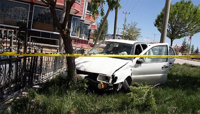 Polisten kaçarken kaza yaptılar