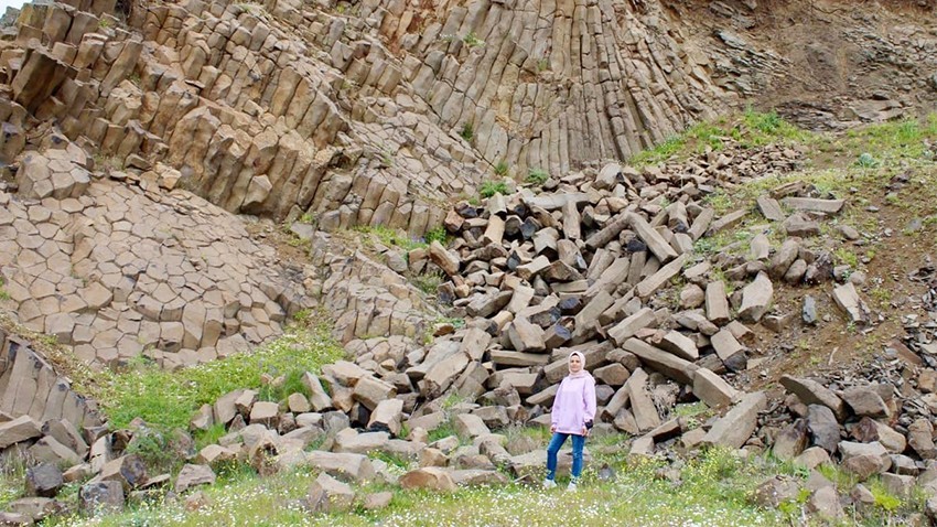 Çanakkale Akköy'deki Bazalt Soğuma Sütunları Doğal Bir Mucize