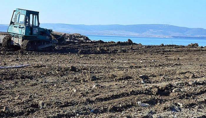 Sahil Dolgu Çalışmaları Yapılıyor