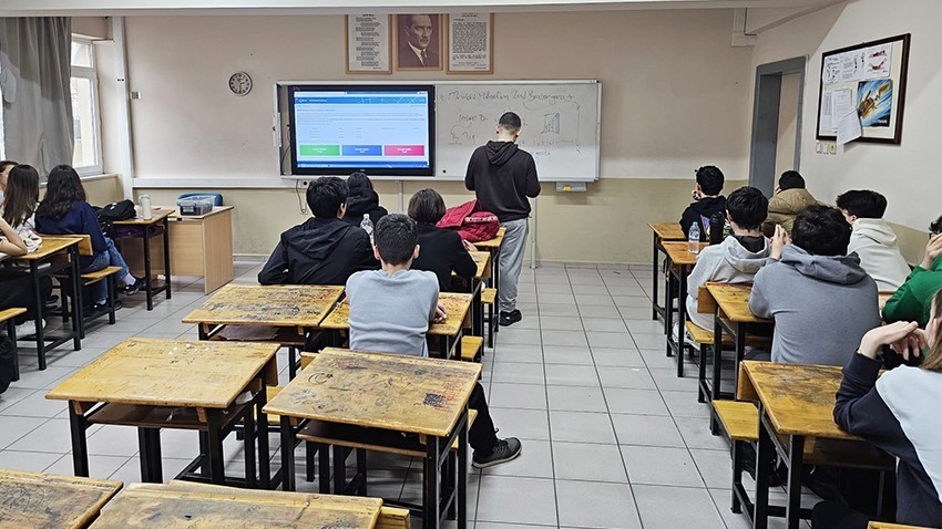 Çanakkale'de lise öğrencilerine İŞKUR'dan mesleki eğitim semineri