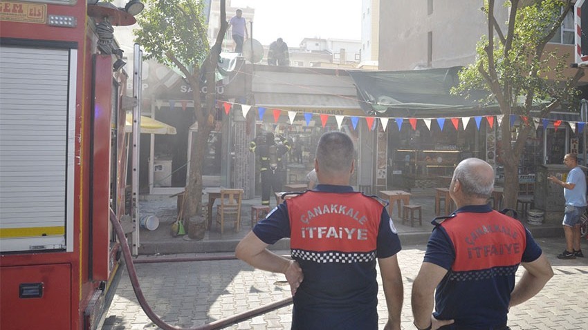 Kebabçı dükkanı yangında küle döndü