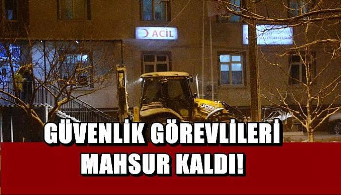 Güvenlik Görevlileri Mahsur Kaldı 