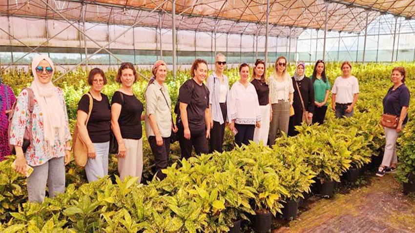  Çanakkale'de Süs Bitkileri Üretimi İçin Kadın Girişimcilere Destek