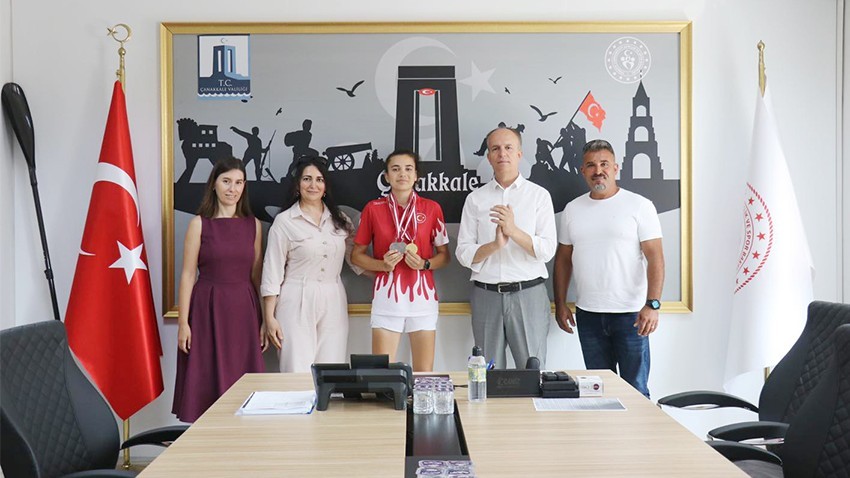 İşitme Engelli Tenis Şampiyonundan Gençlik ve Spor İl Müdürü Ömer Kalkan'a Ziyaret