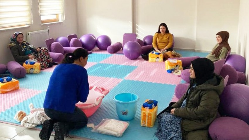 Adaylarına Bebek Bakım ve Emzirme Eğitimi Verildi