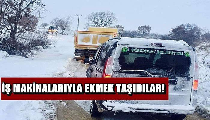  Belediye iş makineleriyle ekmek ulaştırdı 