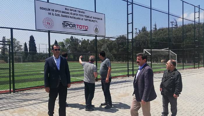 Sentetik Futbol Sahası Öğrencilerin Hizmetinde