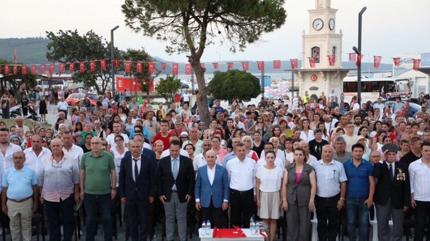 Eceabat Cumhuriyet Meydanı İlk Festivalle Coştu