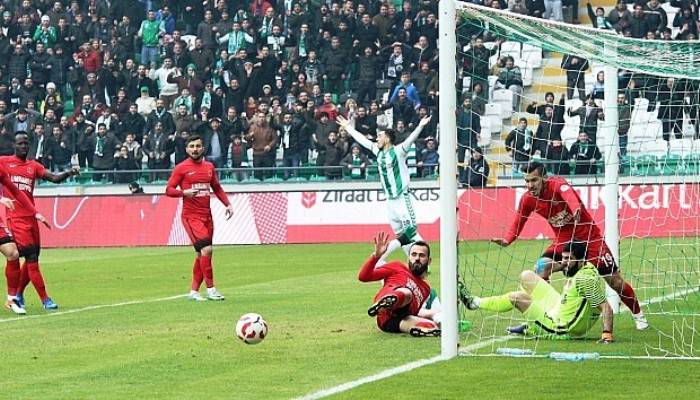  Konyaspor uzatmada güldü