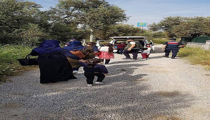 Çanakkale'de 13 kaçak göçmen yakalandı