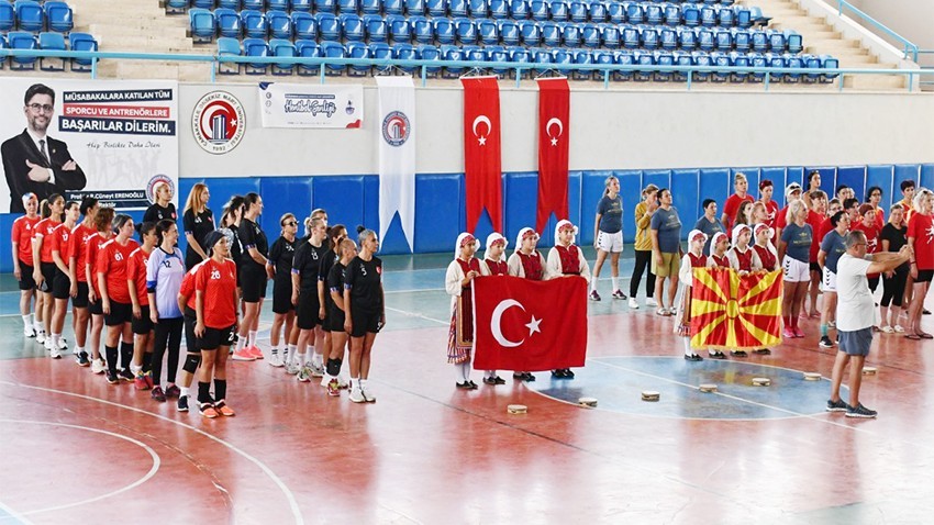 Hentbolda Türkiye-Kuzey Makedonya Renkleri