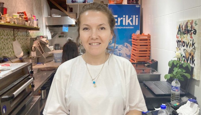 SOKAK HAYVANLARINI UNUTMAYAN RESTORAN