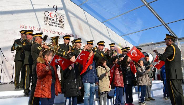 Gelibolu'nun tahliyesinin 104'üncü yılı için tören