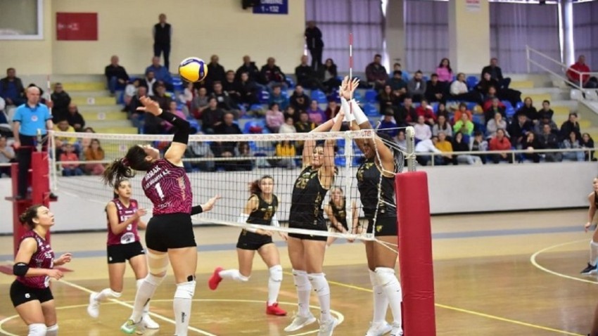 Çanakkale belediyesi voleybol takımında yeni sezon transferleri tamamlandı