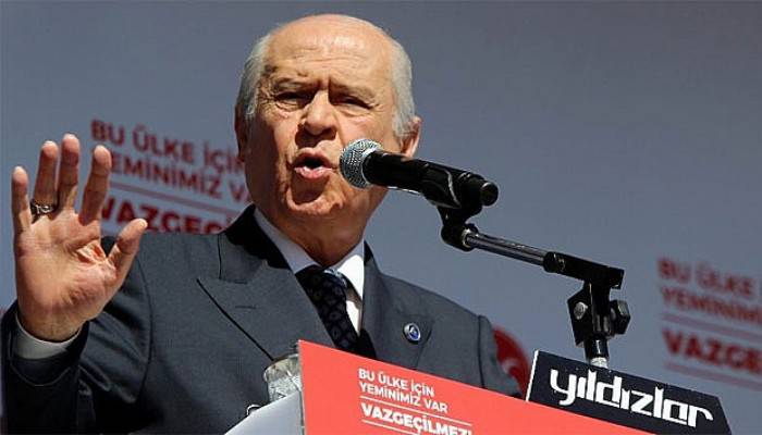  Bahçeli’den 'bayrak' tepkisi