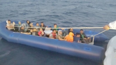 Çanakkale Açıklarında 19 Düzensiz Göçmen  Kurtarıldı