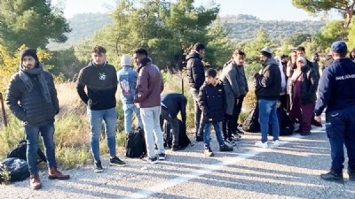 27 KAÇAK GÖÇMEN YAKALANDI