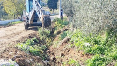 Biga’da Kışa Hazırlık: Yol Kenarları Güvenli Hale Getiriliyor