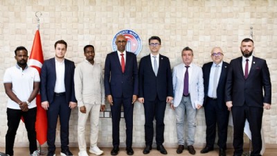 Somali Büyükelçisinden Çanakkale Onsekiz Mart Üniversitesine İş Birliği Ziyareti